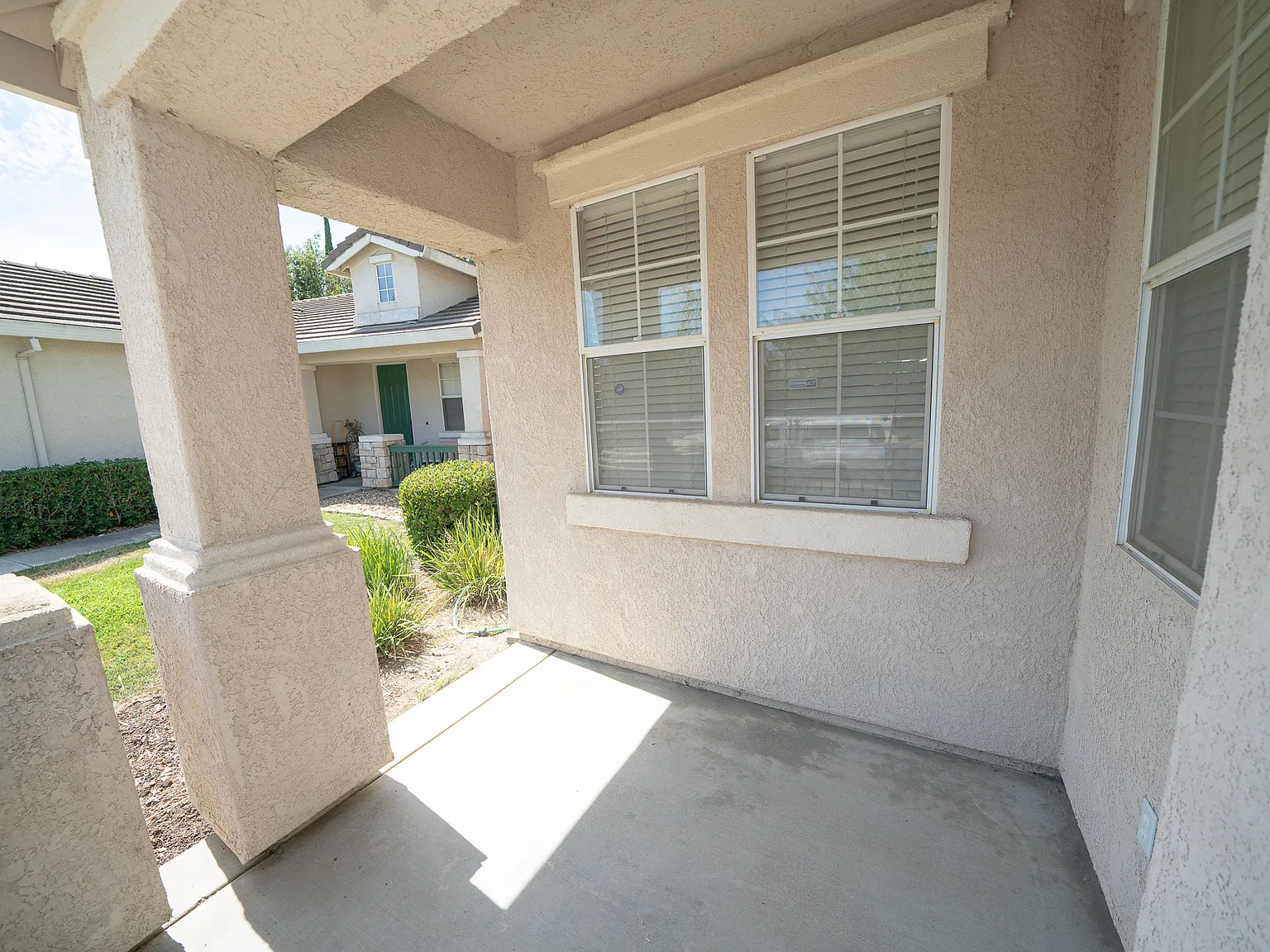3 bed, 1362 sqft, $2,595 — Photo 2