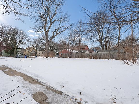 4th image of 132 Western Ave S
