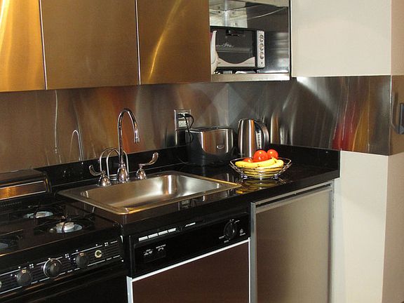 3rd image of 25 Central Park W APT 6U