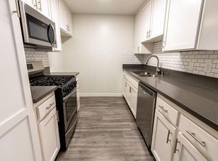 7057 Lanewood Ave, Los Angeles, CA 90028