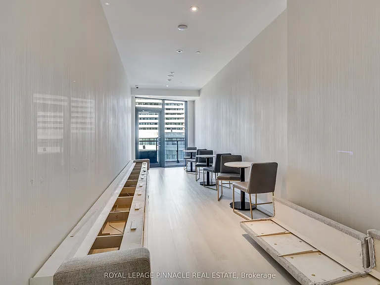 448 Burnhamthorpe Rd W #4511 — Photo 43