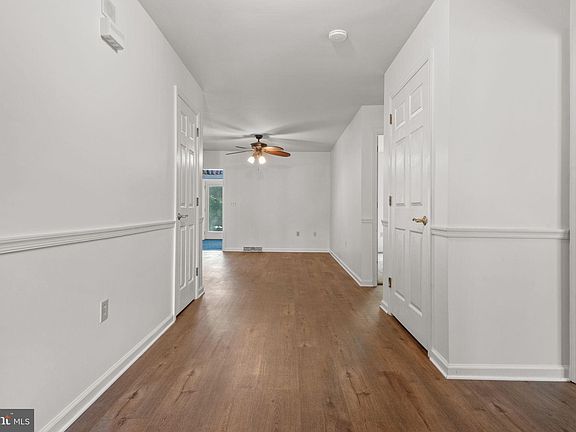 5th image of 613 Mulberry Ln