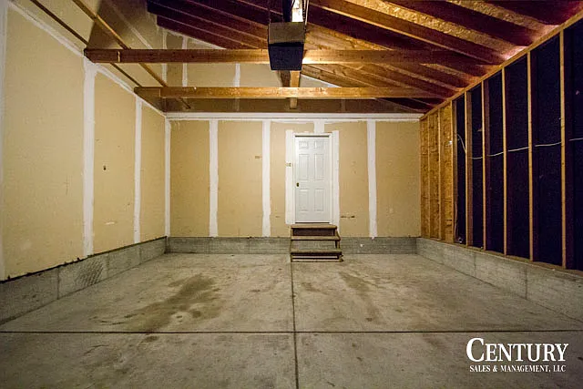 951 Furnas Ave — Photo 30