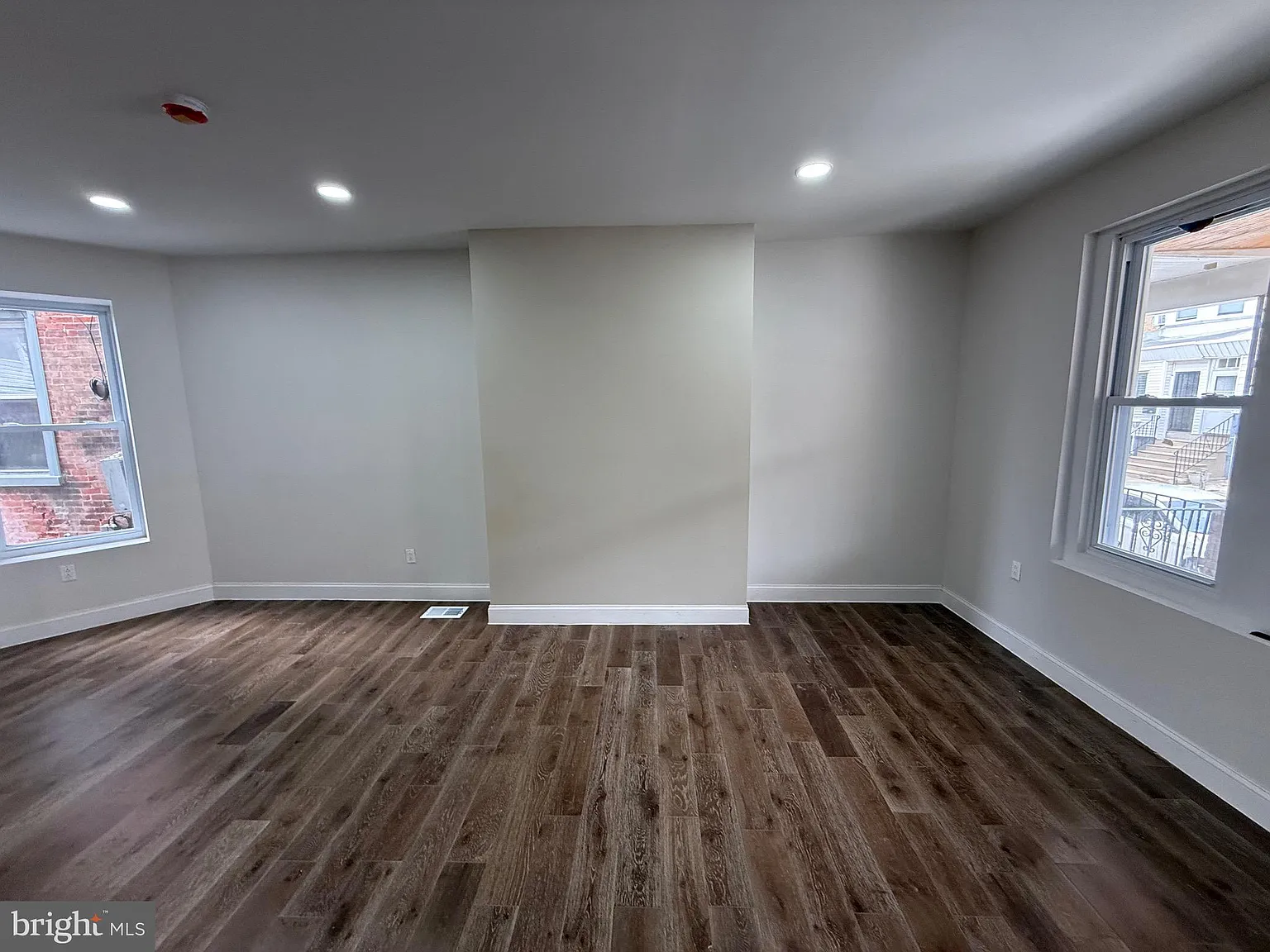 3 bed, 1.5 bath, 1020 sqft, $1,900 — Photo 4