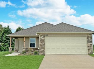 808 Bentley Dr, Belton, MO 64012