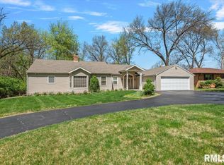 41 W Hazel Dell Ln, Springfield, IL 62703