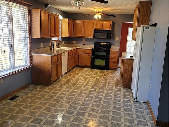 5th image of 3980 Wilkinson Rd