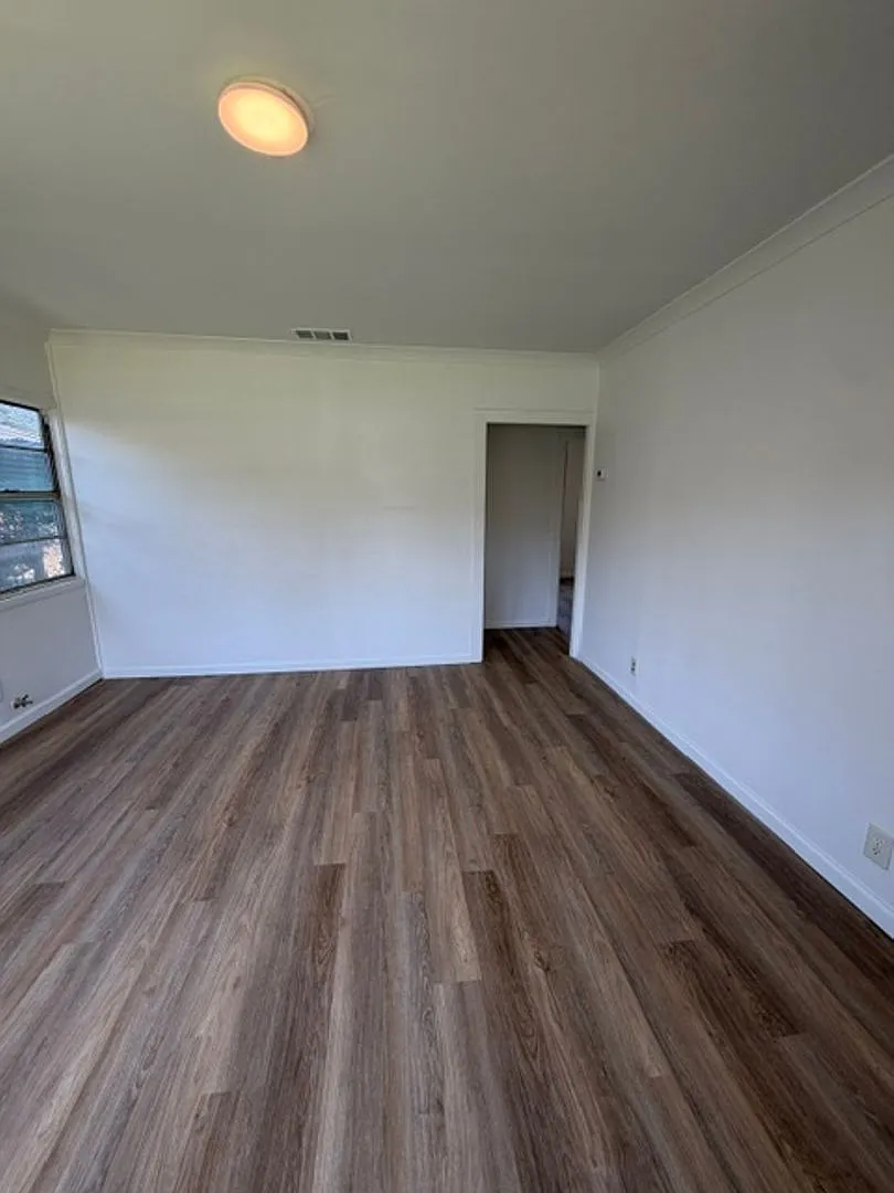 Remodeled 2 Bedroom 1 Bath- East Waco — Photo 2