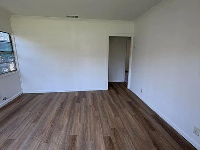 540 Dunbar St — Photo 2