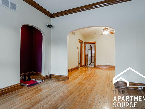 3rd image of 2523 N Richmond St #2