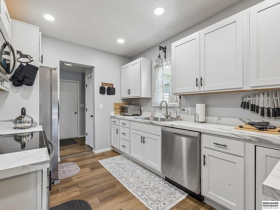 4th image of 800 Grant St