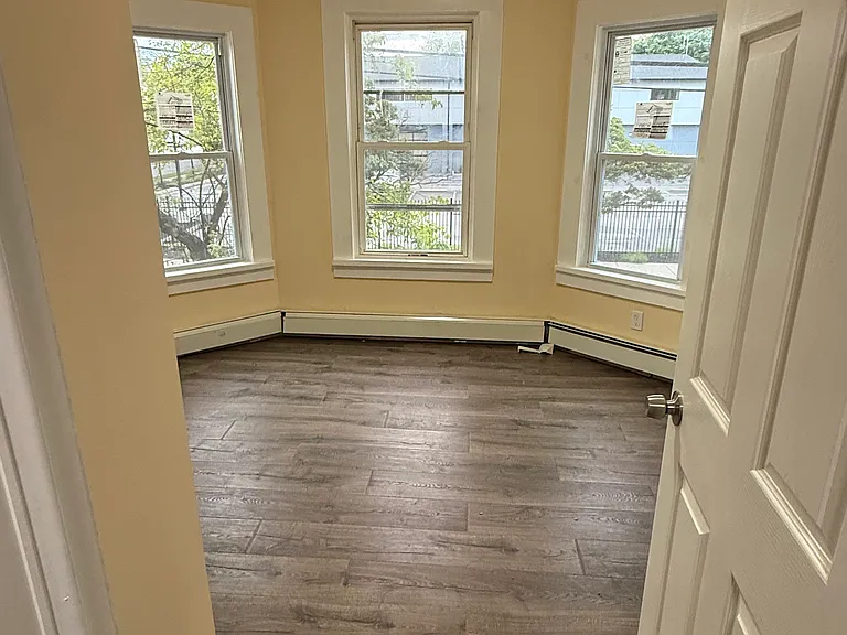 33 Cottage St #1 — Photo 4