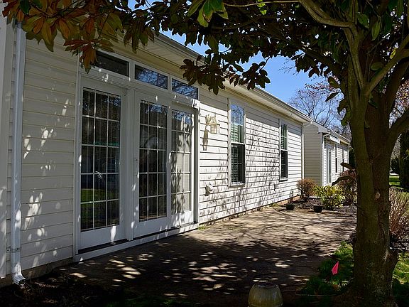 5th image of 18 Orchid Ln