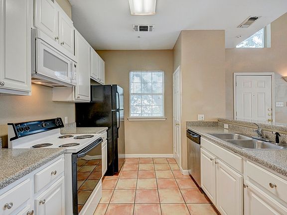 5th image of 2405 Leon St APT 103