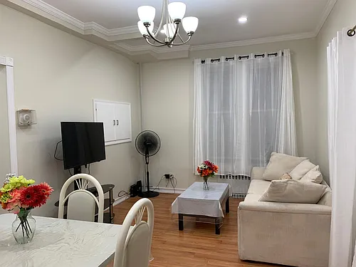 47-27 39th Pl Photo 1