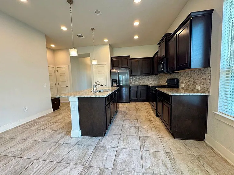 12008 Reindeer Dr — Photo 11