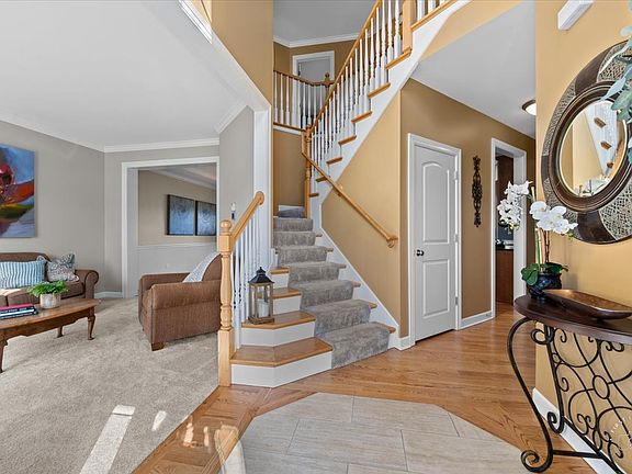 3rd image of 701 Brighton Dr