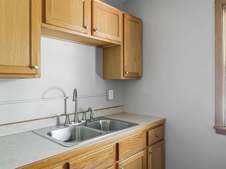 1009 Randolph Ave — Photo 6