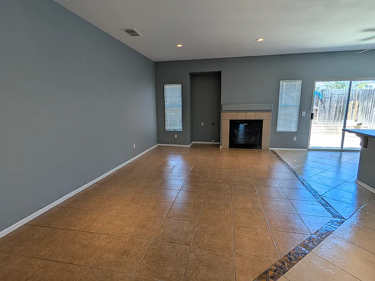 43592 Yukon Ct — Photo 3