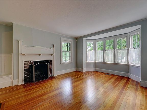 4th image of 16 Elton St