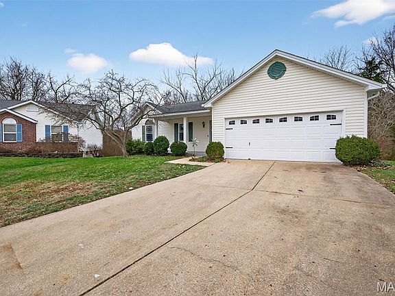 2nd image of 26 Red Cedar Ct