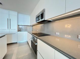 68 SE 6th St #1003, Miami, FL 33130