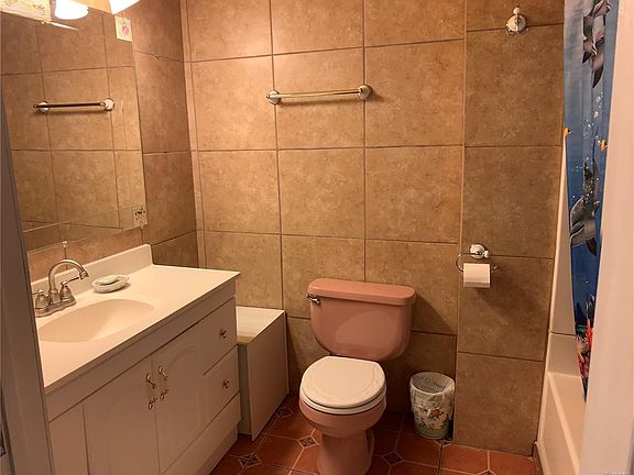 3rd image of 15501 Casler Ave