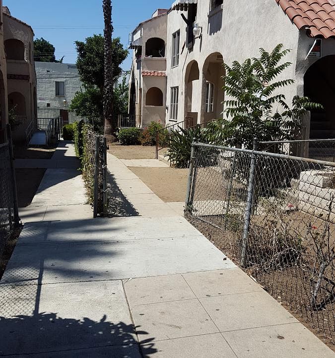 1st image of 423 Coronado Ter