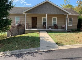 130 Westwood Ln, Huntington, WV 25704