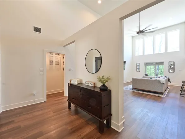 18 Forest Dr, College Station, TX 77840