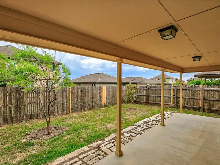 137 Langtry Ln — Photo 32