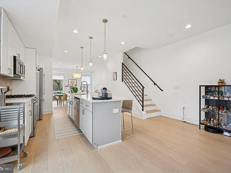 6715 Cinnaminson Ct — Photo 19