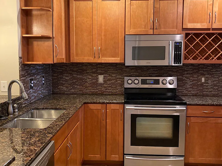 7324 Black Walnut Way — Photo 3