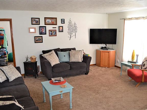 5th image of 1407 Arlington Ln