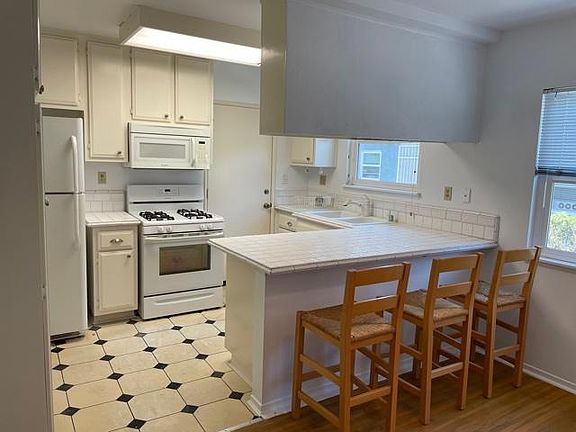4th image of 3640 Kalsman Dr Unit 1