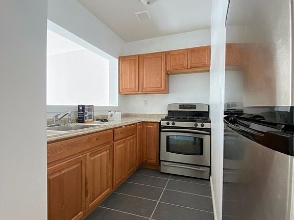 2nd image of 718 Garden St Fl 3