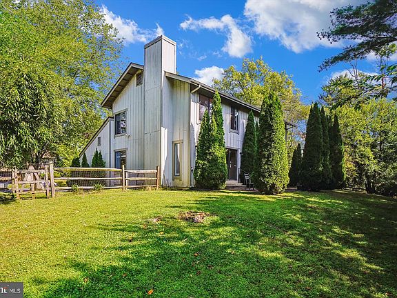 3rd image of 9504 Aspenwood Ct