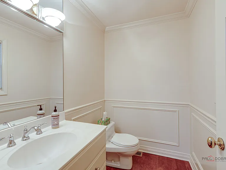 1447 Carol Ln — Photo 25