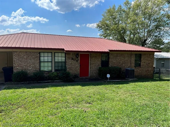 806 Leflore Ave, Poteau, OK 74953