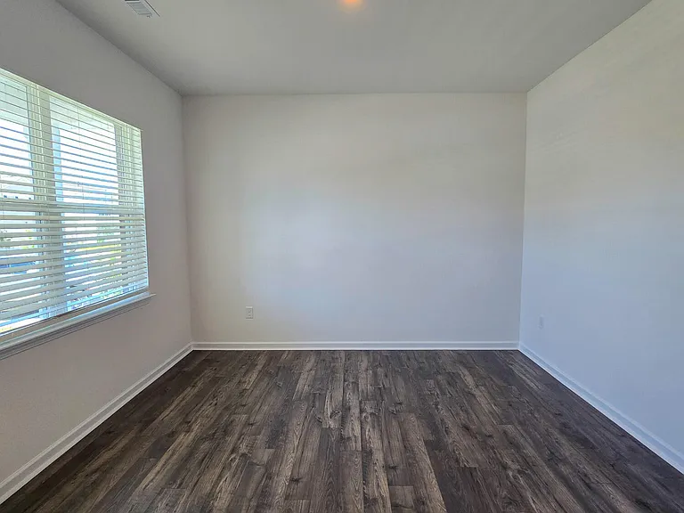877 Bullhorn Dr — Photo 5