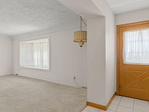 5th image of 2850 Volquardsen Ave