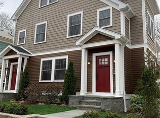 27 Elmway St, Providence, RI 02906