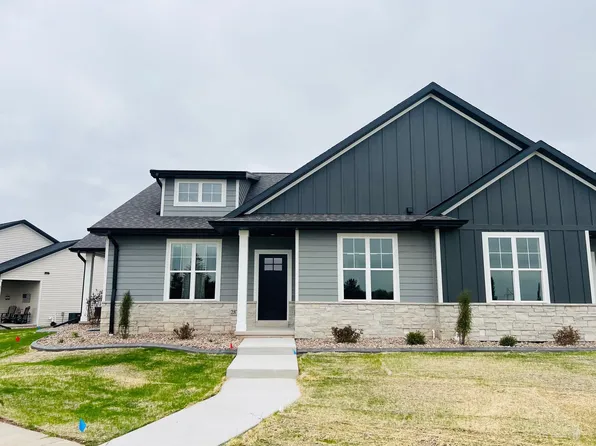 2874 Howard Cmns, Green Bay, WI 54313