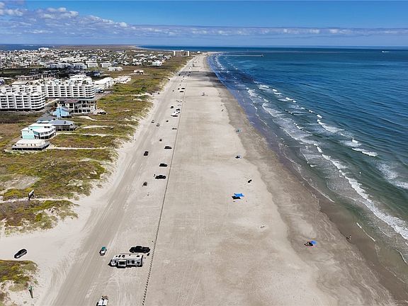 4th image of 770 Sandcastle Dr #1
