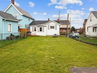 209 W High St — Photo 17