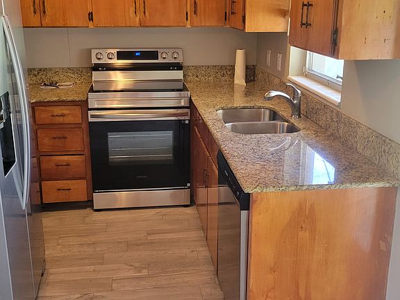 2nd image of 4234 Huntington St NE