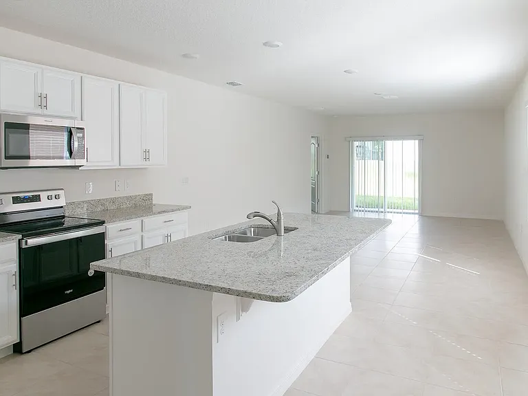 217 Duke Dr — Photo 3