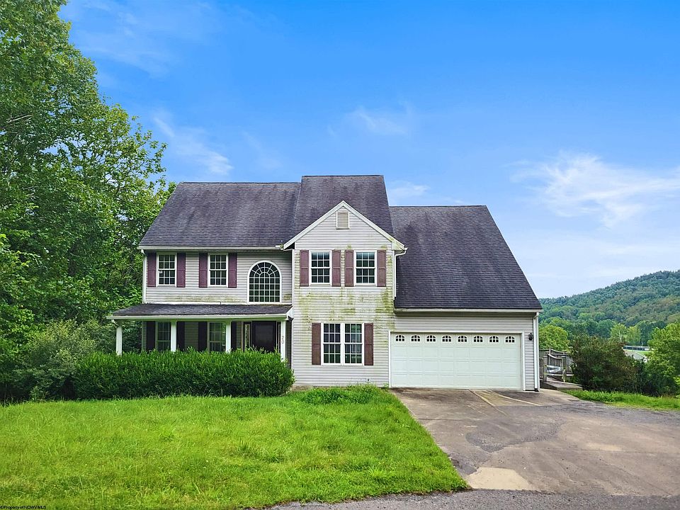 1st image of 20 Hillcrest Dr