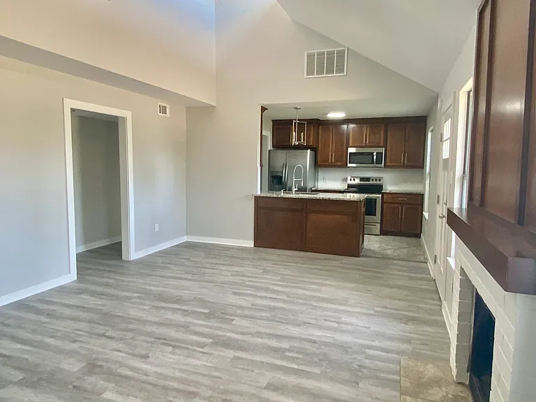 6824 NW Willow Springs Dr — Photo 6