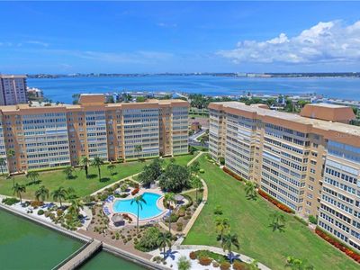 5108 Brittany Dr S APT 905, Saint Petersburg, FL, 33715